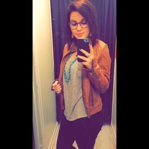 Meet your Posher, Sierra